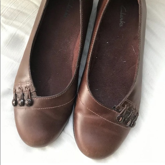 Clarks 3-Button Flats Womens Sz 8M Brown Leather - Picture 2 of 5